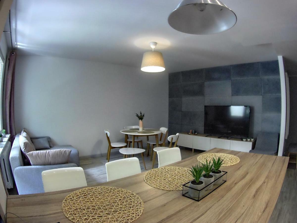 Apartment Antek Krasków Exteriör bild